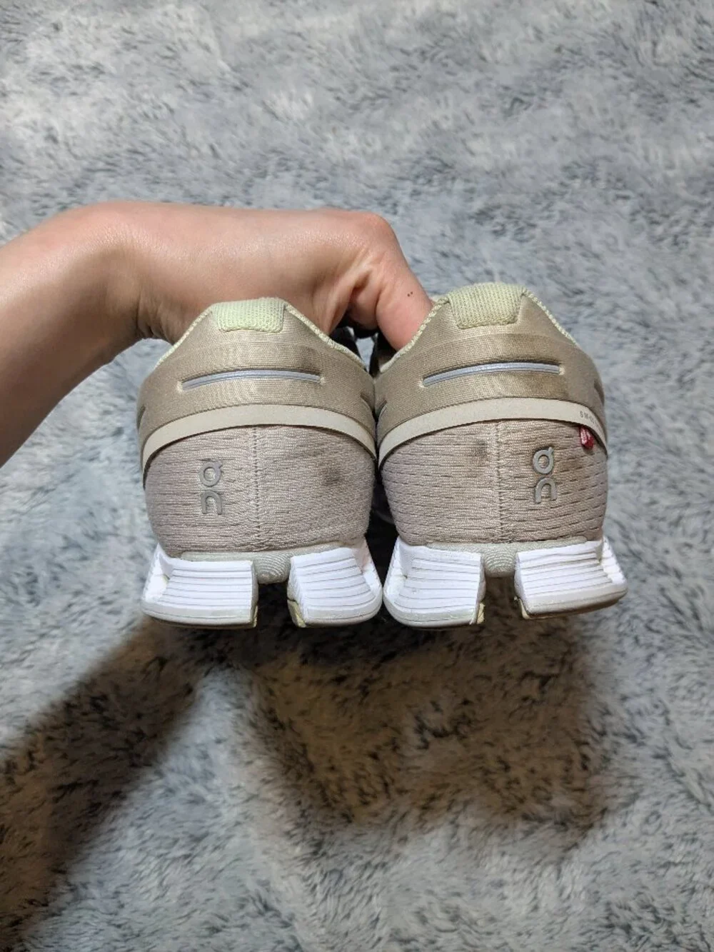 On Cloud Sneakers Tan Running Size 9.5 EU 41